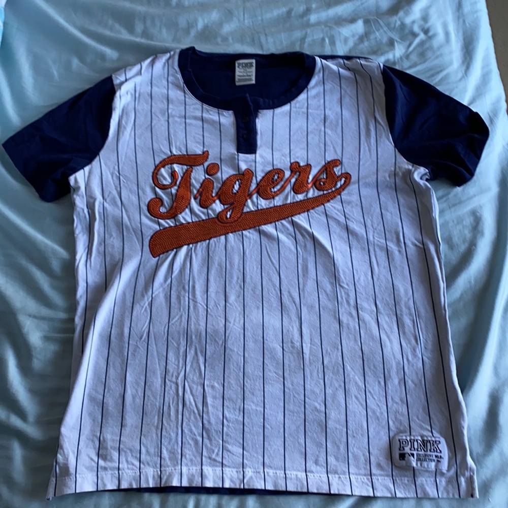 Detroit Tigers pink shirt